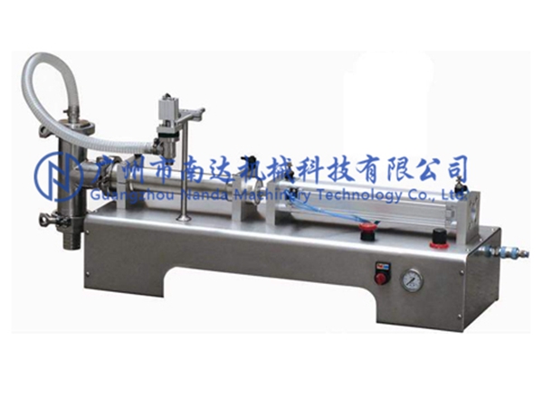 半自動(dòng)液體氣動(dòng)灌裝機(jī)